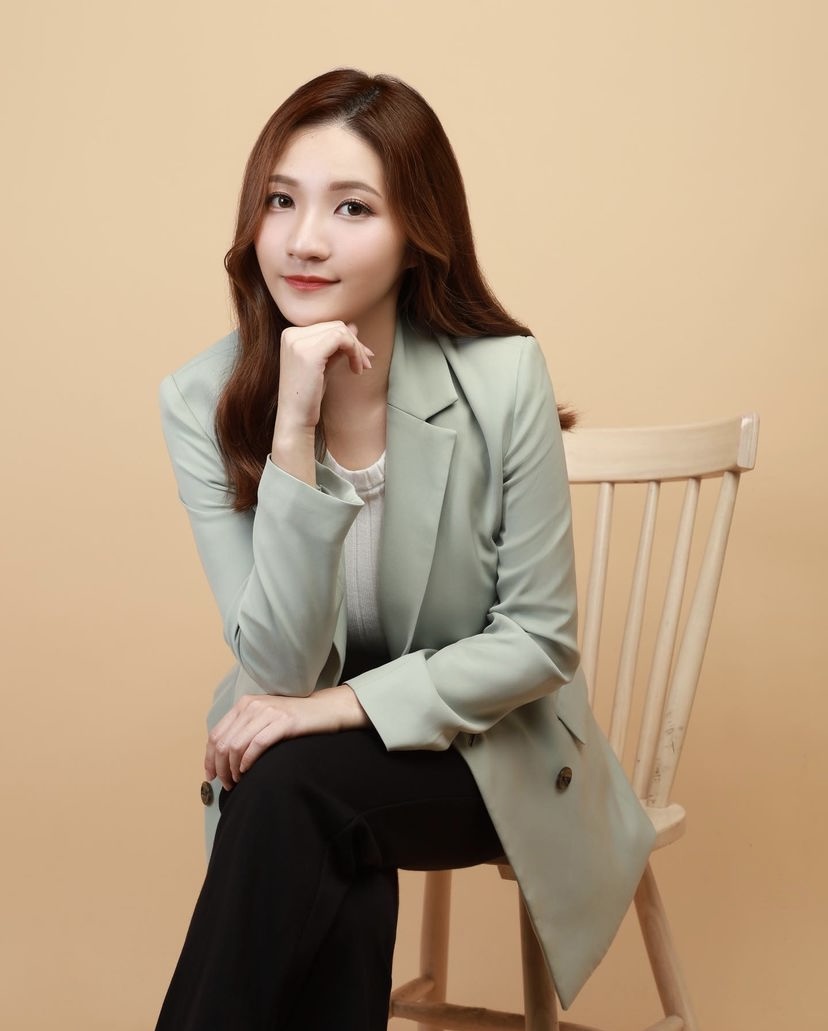 <p>
	<span style="font-size:12px;">十月份~個人業績第1名<br />
	凱聚單位 莊雅棠 經理</span></p>
