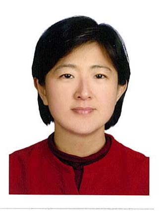 <p>
	<span style="font-size:12px;">十月份~個人業績第3名<br />
	中科單位 廖靜霙 副理</span></p>
