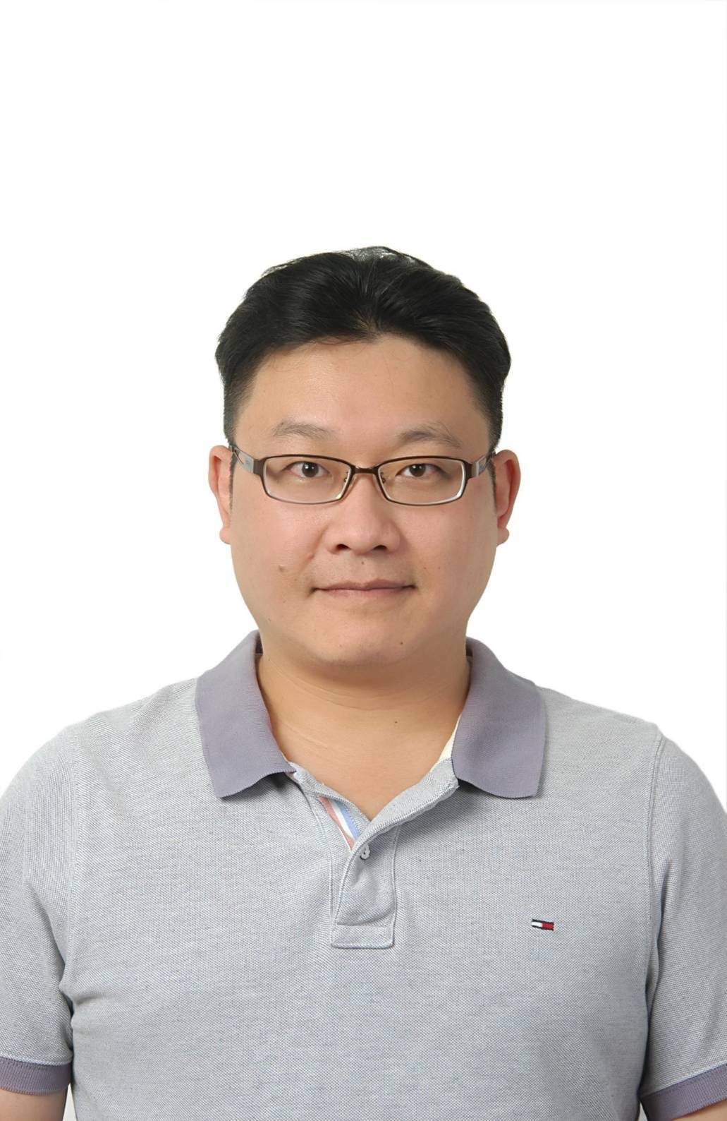 <p>
	<span style="font-size:12px;">七月份~個人優良<br />
	中一單位 葉家榮 處經理</span></p>
